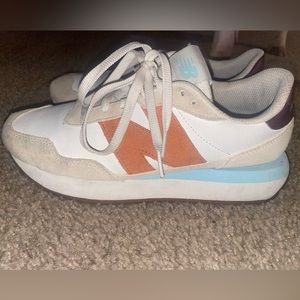 New Balance lifestyle tennis shoes